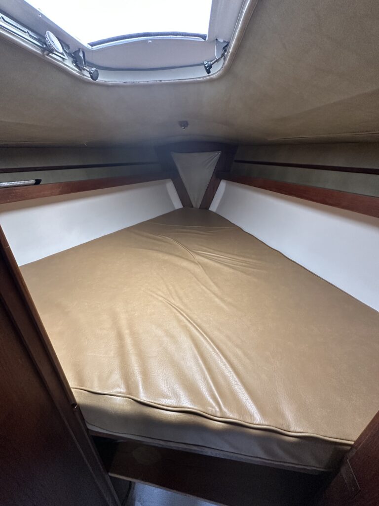 Santana 30 sailboat photo