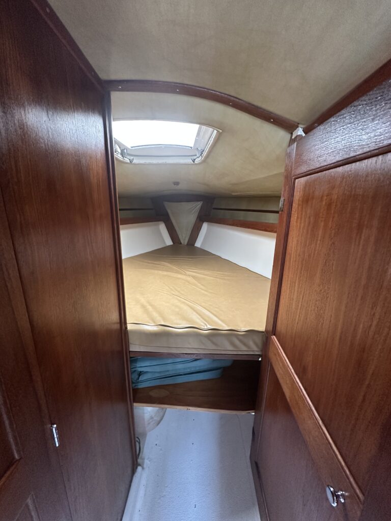 Santana 30 sailboat photo
