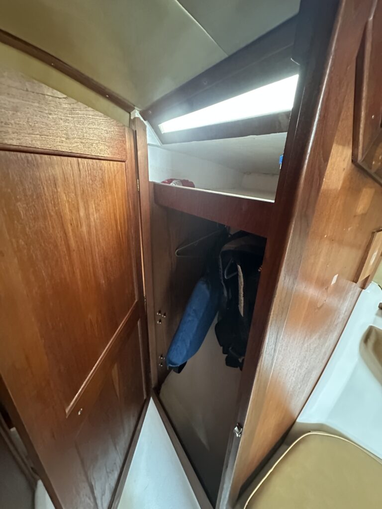 Santana 30 sailboat photo